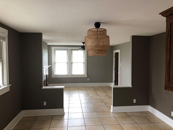 2nd image of 1305 Kings Hwy #1/2