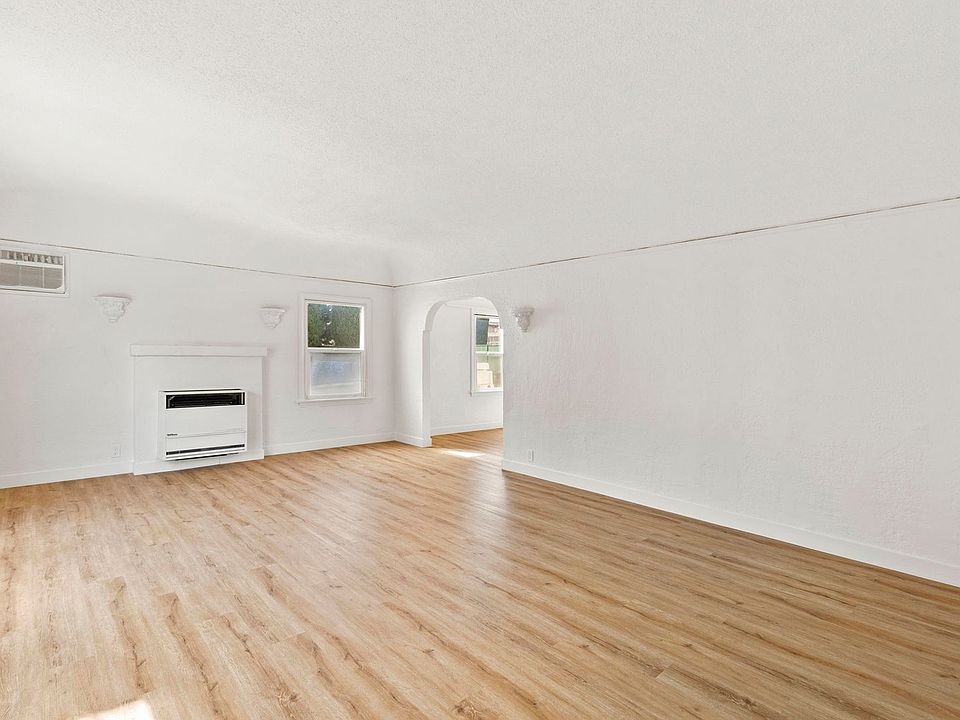 1st image of 5134 De Longpre Ave #5142