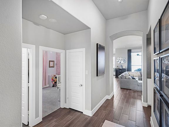 2nd image of 1916 Quail Ln