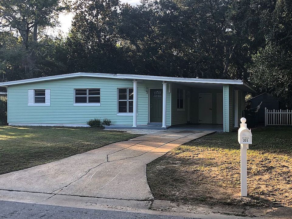 1st image of 205 Hawthorne Cir