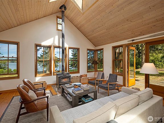 3rd image of 16 Bayshore Road