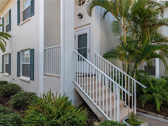 4th image of 901 Addington Ct Unit 201