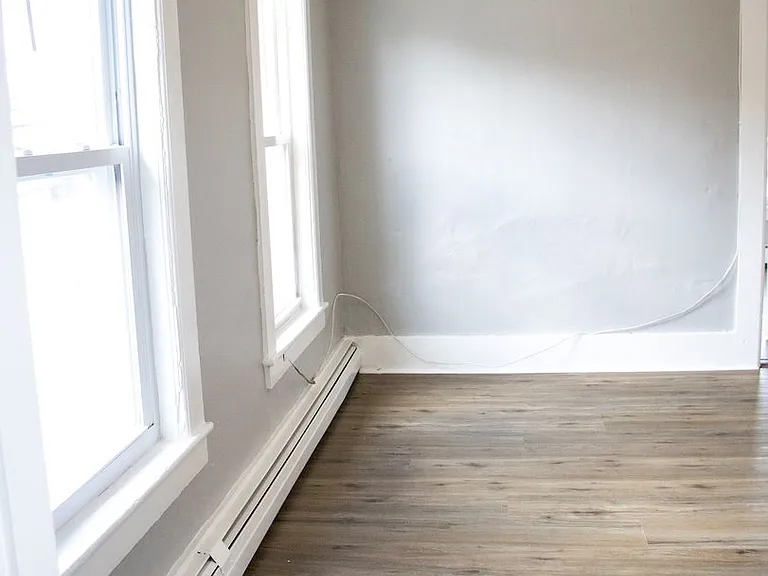 491 Maple St — Photo 9