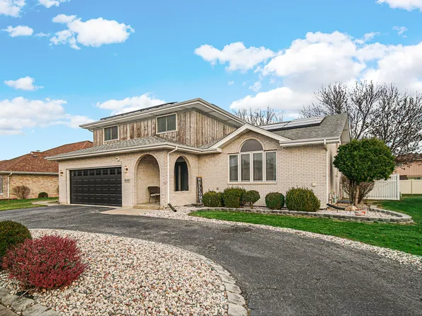 19425 Oakwood Ave, Lynwood, IL 60411