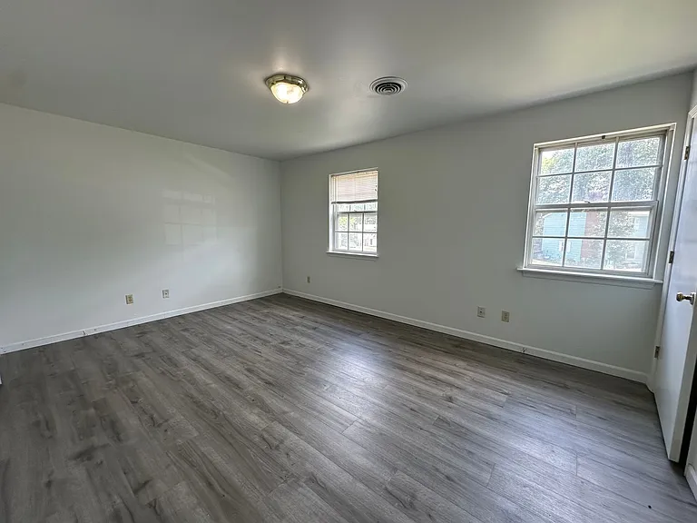 270 Albert Ct — Photo 18