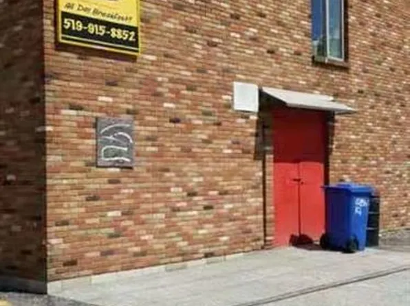 4045 Seminole St #D, Windsor, ON N8Y 4W4