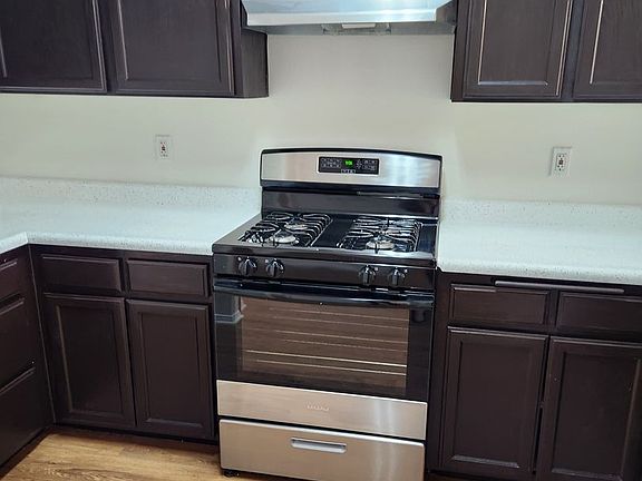 5th image of 14429 Kittridge St APT 107