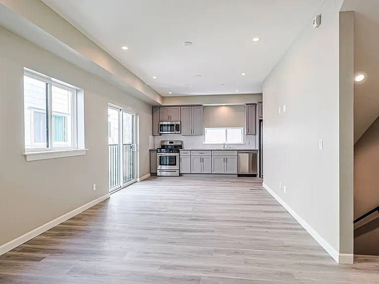 5261 Harmony Ave — Photo 6