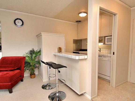 5th image of 814 N Delaware St APT 505