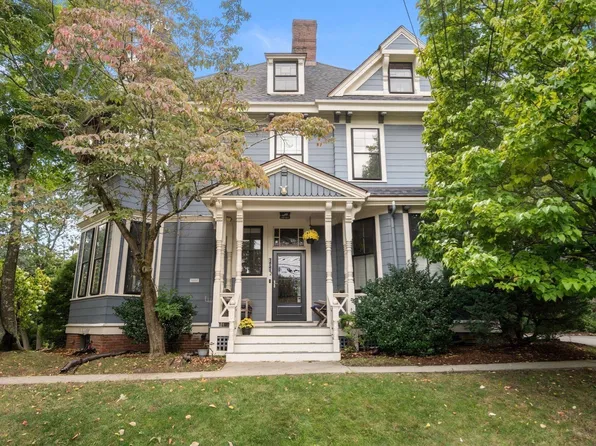 105 Pleasant St APT 2, Arlington, MA 02476