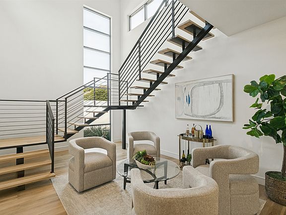 5th image of 7514 Midbury Dr