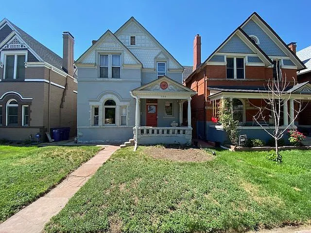 2 bed, 950 sqft, $2,200 — Photo 1