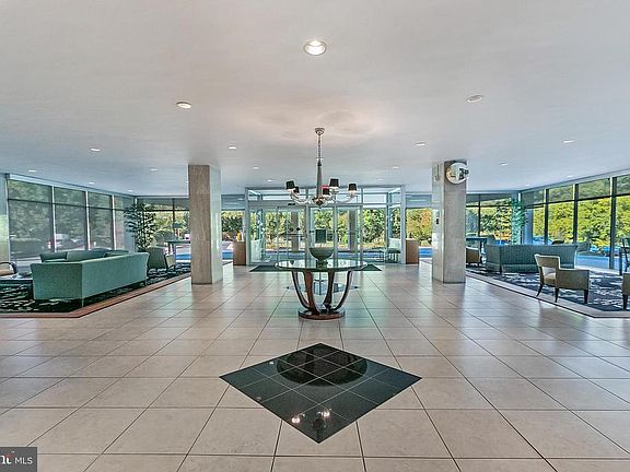3rd image of 10401 Grosvenor Pl APT 1017