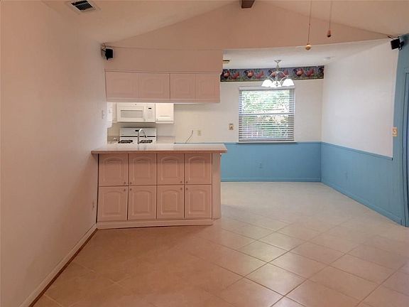 5th image of 4132 Arborcrest Dr
