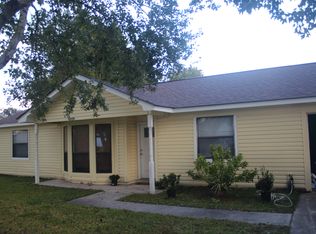 402 Cherry Point Ct, Saint Marys, GA 31558
