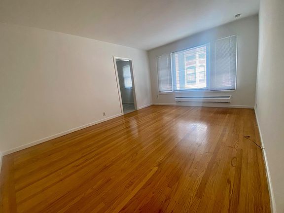 2nd image of 3221 Buchanan St APT 3