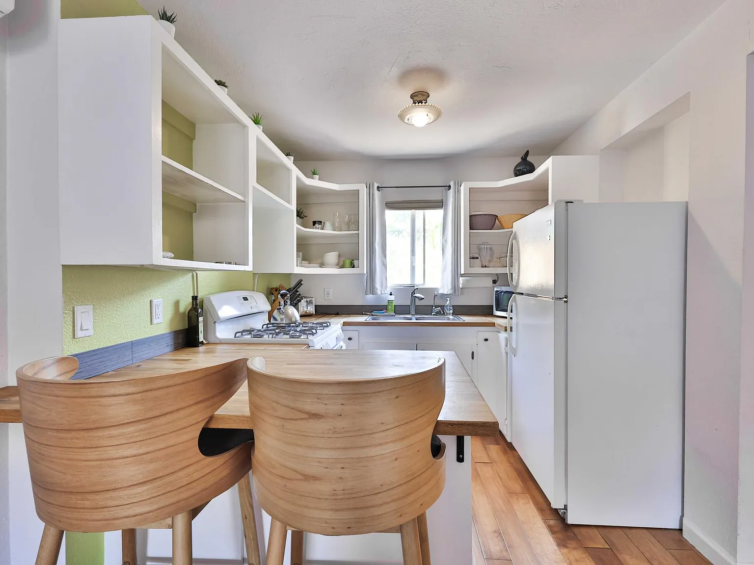 3270 Cedar St — Photo 1