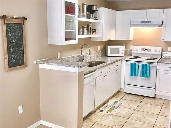 5th image of 8833 Grand Palms Cir APT A