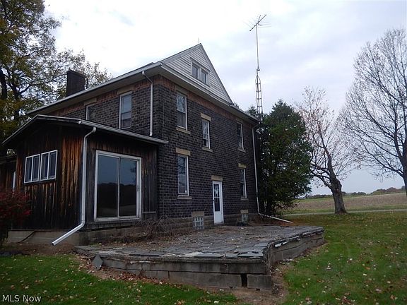 2nd image of 2090 Jasmine Rd NW