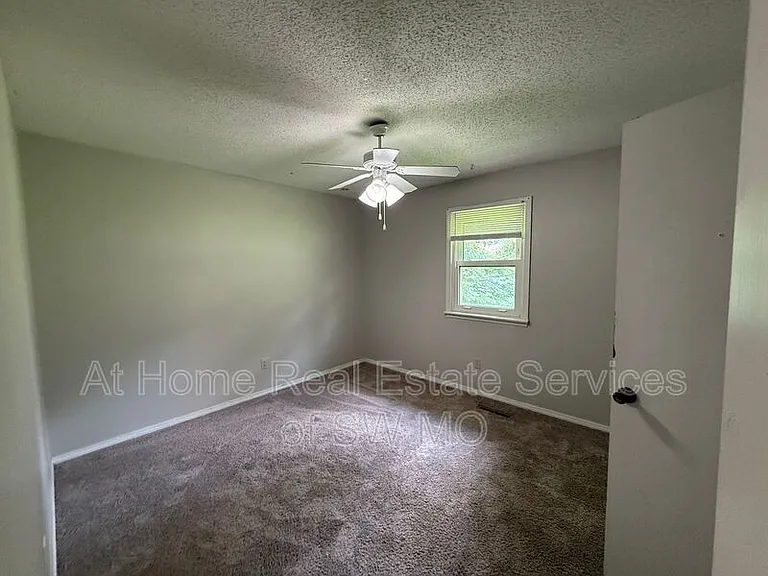 6124 S Farm Road 131 — Photo 9