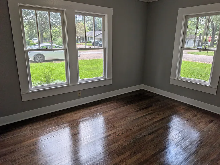 203 Chester St — Photo 4