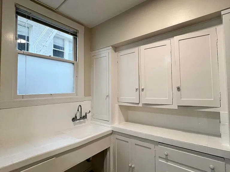 1835 Clay St #101 — Photo 6