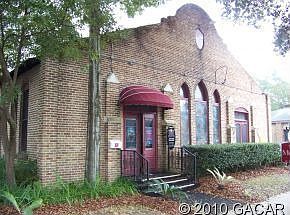 4th image of 418 E University Ave