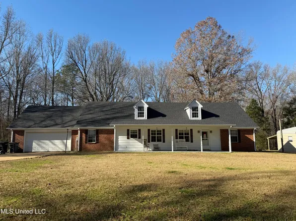 55 Lakeshore Dr, Senatobia, MS 38668
