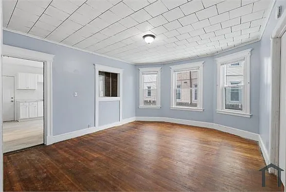 3 bed, 1300 sqft, $2,167 — Photo 4
