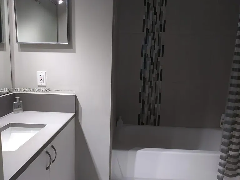 19901 E Country Club Dr #2305 — Photo 11