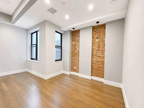 2nd image of 411 Menahan St #2L