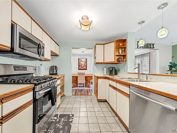 5th image of 145 Donna Lea Blvd