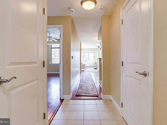 2nd image of 1000 N Randolph St APT 805