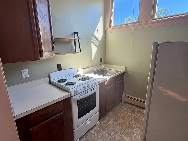 7 Highland Ave #3 — Photo 2