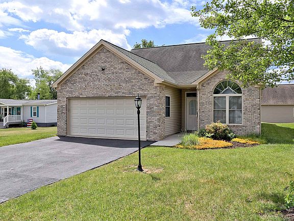 2nd image of 225 Windsong Ln