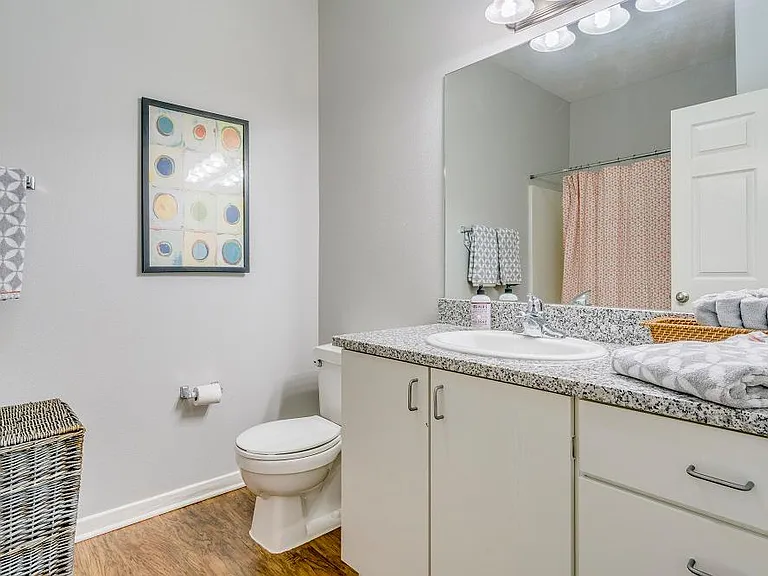 South Bluffs Apartments — Photo 62