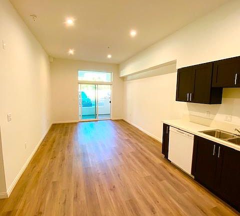 4th image of 17361 Roscoe Blvd #A115