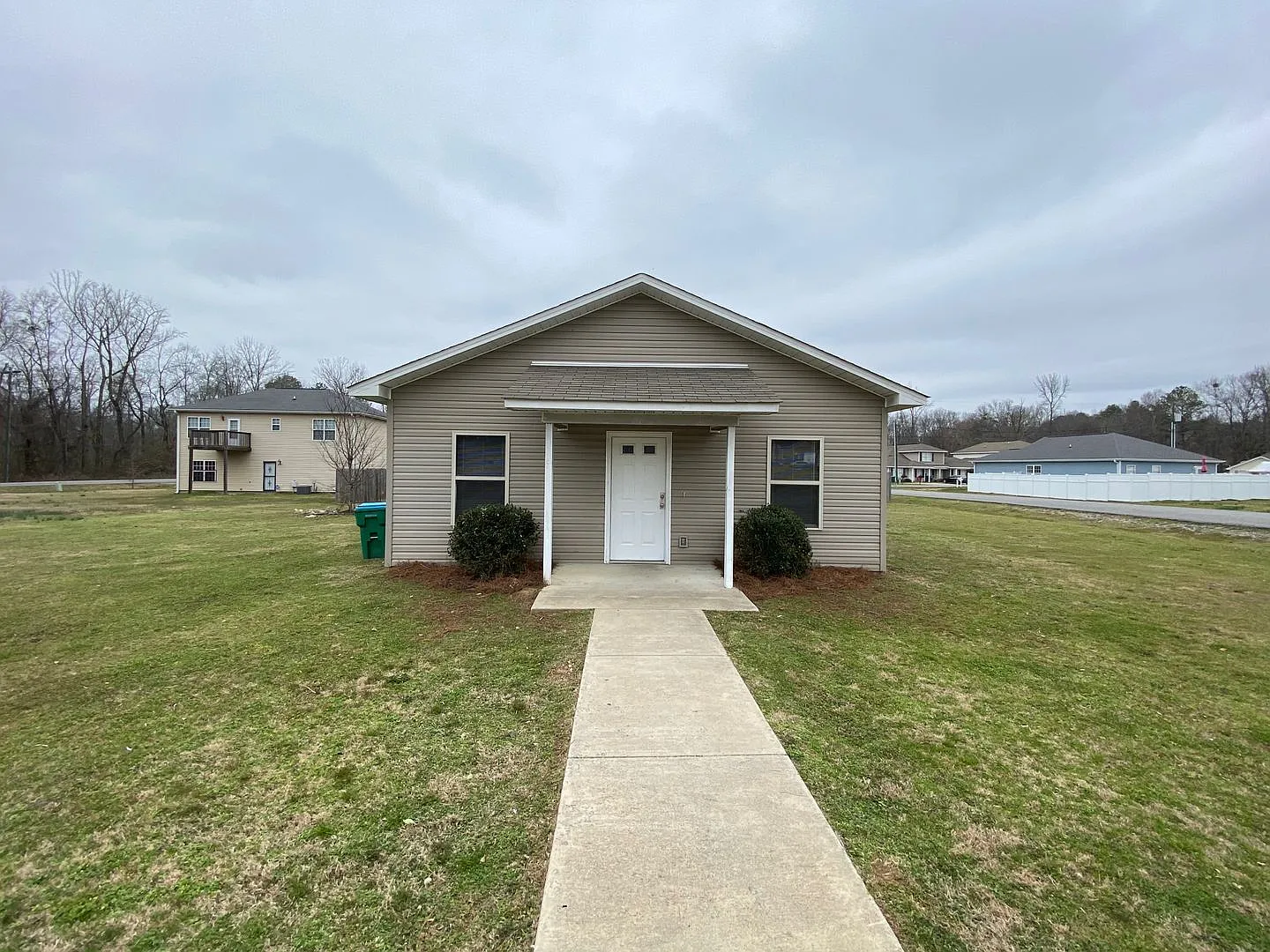 Home for Rent in Lincoln... Available to View with 48 Hour Notice — Photo 2