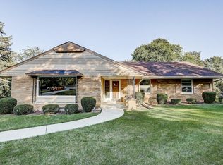 3580 Sunny Crest Dr, Brookfield, WI 53005
