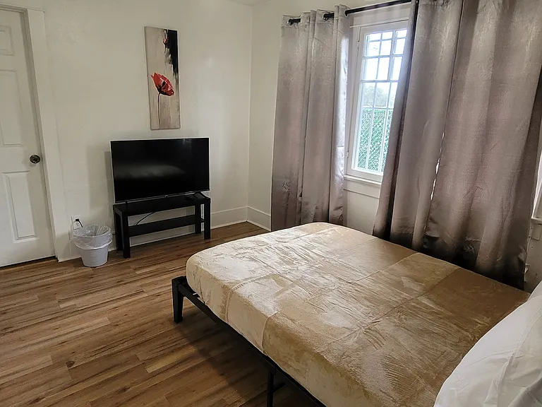 16508 S Menlo Ave — Photo 11