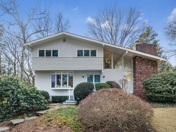 85 Crystal Hill Ter, Westwood, MA 02090