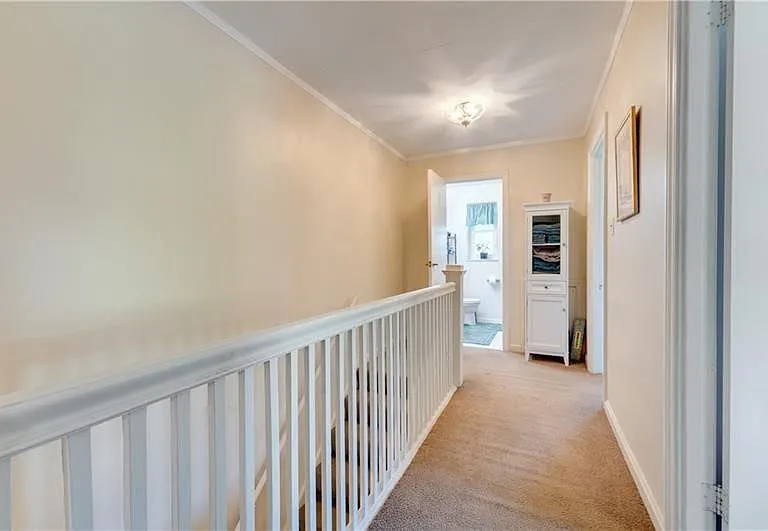 362 Questend Ave — Photo 11