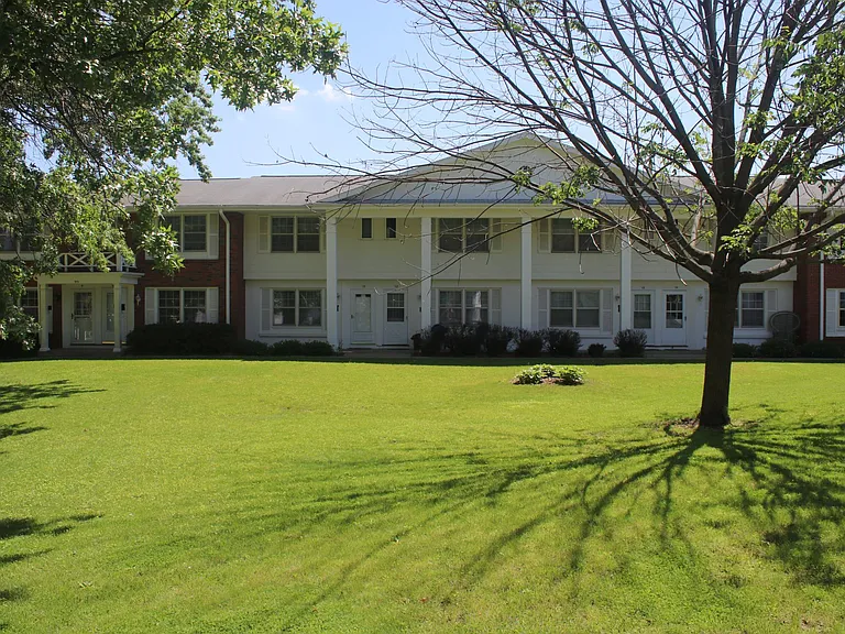 915 Oakcrest St #16 — Photo 11