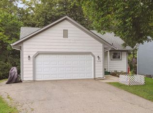 1230 Spring Hill Rd, Waconia, MN 55387