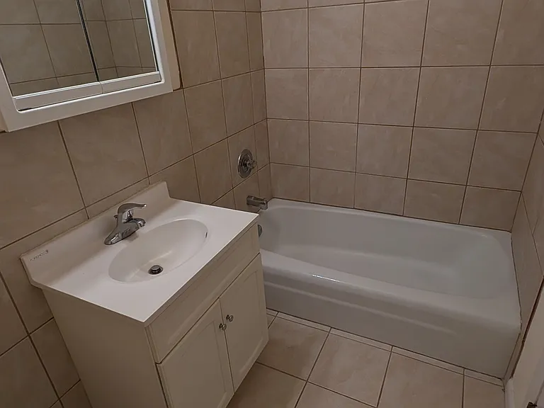 8512 W 87th St #10 — Photo 9