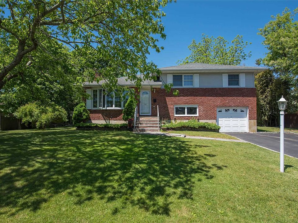 1st image of 52 Wagstaff Ln