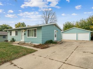 850 Lindale Dr, Marion, IA 52302