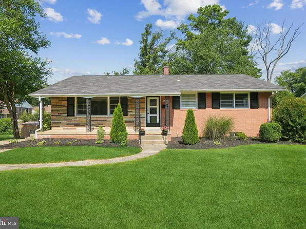 9006 Saint Andrews Pl, College Park, MD 20740