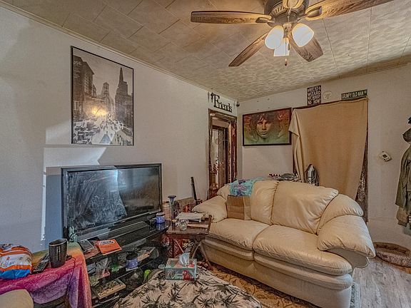 3rd image of 3511 W 7th St