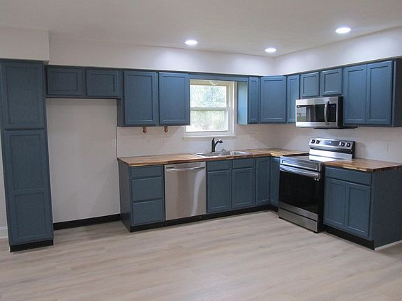4th image of 110 Brooks St